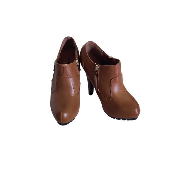 DOLLHOUSE Women's Piped Toe Bootie - Picture 4 of 5